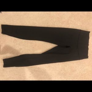 Size 8 black wunder under lululemon leggings